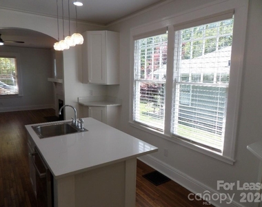 421 Rensselaer Avenue - Photo Thumbnail 2