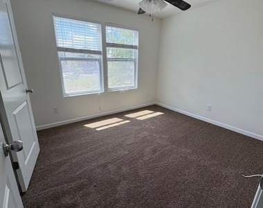 10710 Derryrush Drive - Photo Thumbnail 7