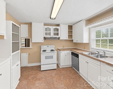 133 Proctor Street - Photo Thumbnail 1