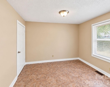 133 Proctor Street - Photo Thumbnail 16