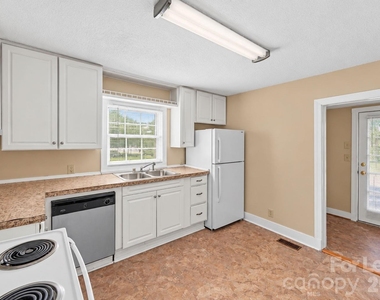133 Proctor Street - Photo Thumbnail 17