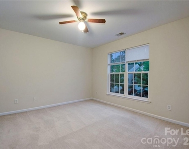 10146 Blakeney Preserve Drive - Photo Thumbnail 15