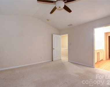 10146 Blakeney Preserve Drive - Photo Thumbnail 10