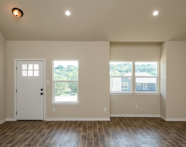 2212 Steepleridge Circle - Photo Thumbnail 2