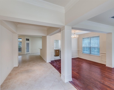 6613 Lynch Lane - Photo Thumbnail 2