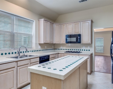 6613 Lynch Lane - Photo Thumbnail 4