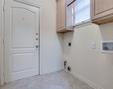 6613 Lynch Lane - Photo Thumbnail 11