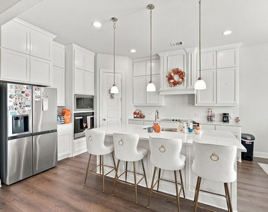 4417 Biscayne Drive - Photo Thumbnail 4