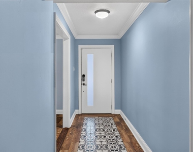 3230 Camelot Drive - Photo Thumbnail 5