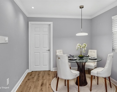 3230 Camelot Drive - Photo Thumbnail 9