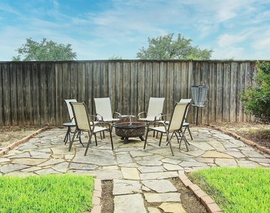 3230 Camelot Drive - Photo Thumbnail 25