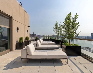 644 East 14th Street - Photo Thumbnail 16
