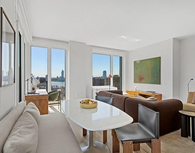 644 East 14th Street - Photo Thumbnail 6