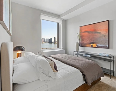 644 East 14th Street - Photo Thumbnail 8