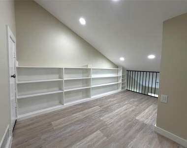 7525 Holly Hill Drive - Photo Thumbnail 8