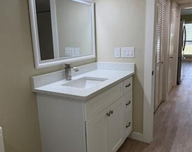 7525 Holly Hill Drive - Photo Thumbnail 15
