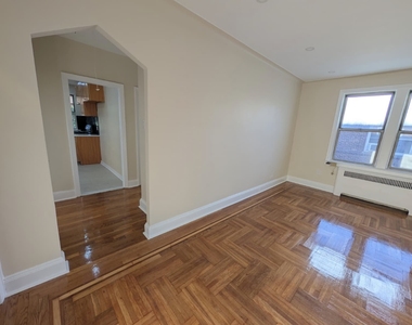 3008 Roberts Avenue - Photo Thumbnail 5