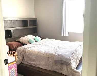 2724 Cambridge - Photo Thumbnail 11