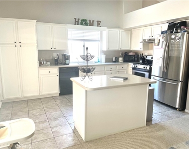 2724 Cambridge - Photo Thumbnail 5