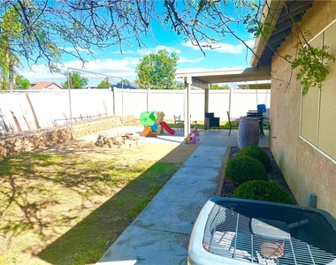 2724 Cambridge - Photo Thumbnail 18