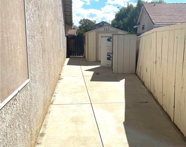 2724 Cambridge - Photo Thumbnail 19
