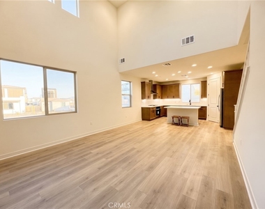 16741 Douglas  Ave - Photo Thumbnail 5