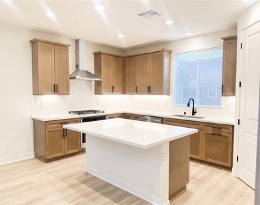 16741 Douglas  Ave - Photo Thumbnail 6