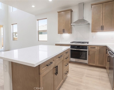 16741 Douglas  Ave - Photo Thumbnail 7