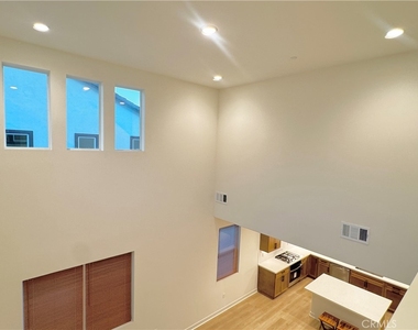 16741 Douglas  Ave - Photo Thumbnail 14