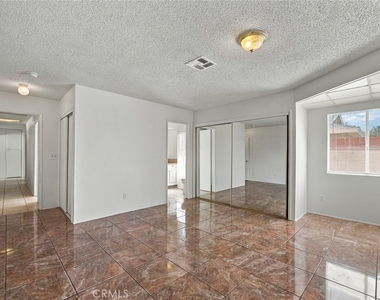 1204 E Avenue Q4 - Photo Thumbnail 15
