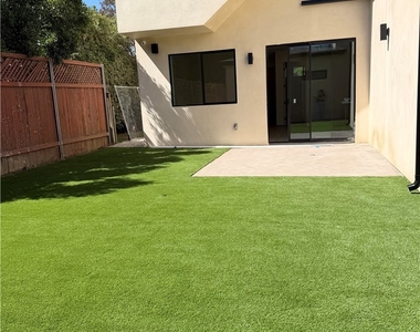 5656 Mammoth Ave - Photo Thumbnail 20
