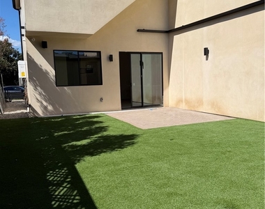 5656 Mammoth Ave - Photo Thumbnail 19