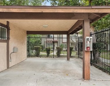 19024 Archwood Street - Photo Thumbnail 32