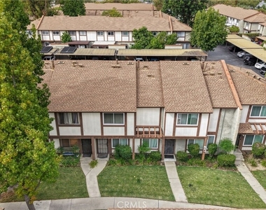 19024 Archwood Street - Photo Thumbnail 34