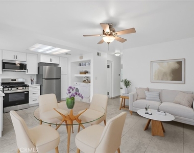 19024 Archwood Street - Photo Thumbnail 11
