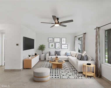 19024 Archwood Street - Photo Thumbnail 8
