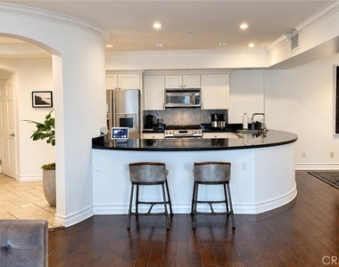 122 N Clark Drive - Photo Thumbnail 1