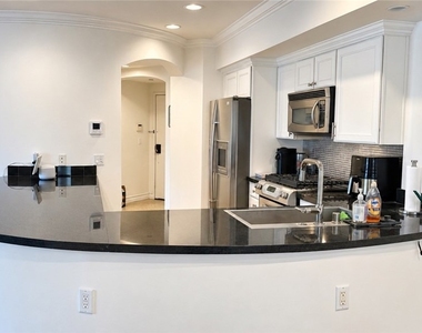 122 N Clark Drive - Photo Thumbnail 2