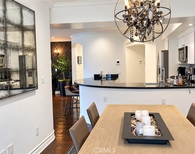 122 N Clark Drive - Photo Thumbnail 3