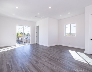 14926 Septo Street - Photo Thumbnail 13