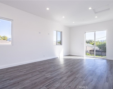 14926 Septo Street - Photo Thumbnail 14