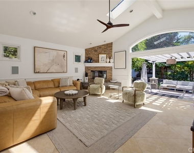 5106 Sharynne Lane - Photo Thumbnail 10