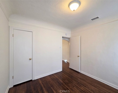 152 Granada Avenue - Photo Thumbnail 16