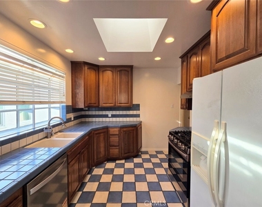 152 Granada Avenue - Photo Thumbnail 9