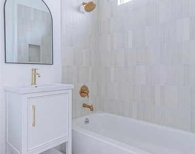 1829 E 4th St - Photo Thumbnail 9
