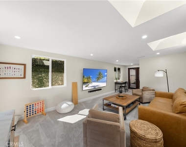 5010 Elmwood - Photo Thumbnail 12