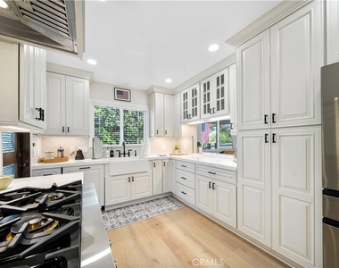 5010 Elmwood - Photo Thumbnail 4