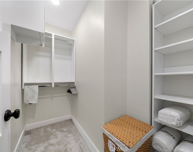 5010 Elmwood - Photo Thumbnail 38
