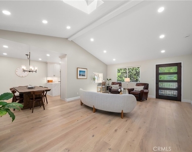5010 Elmwood - Photo Thumbnail 8