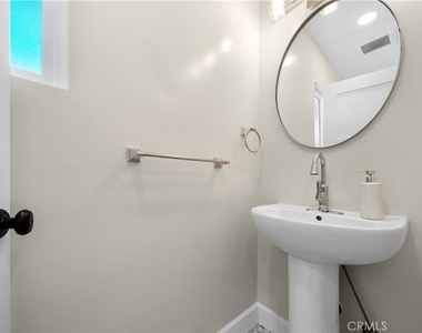 5010 Elmwood - Photo Thumbnail 24